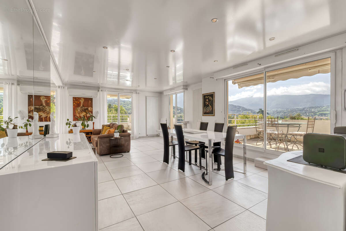 Appartement à JACOB-BELLECOMBETTE