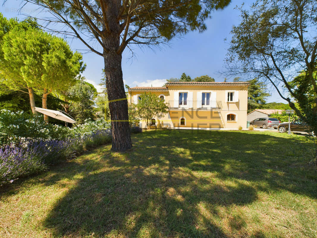 Grande maison avec 7 chambres à vendre à Montélimar - photo 2