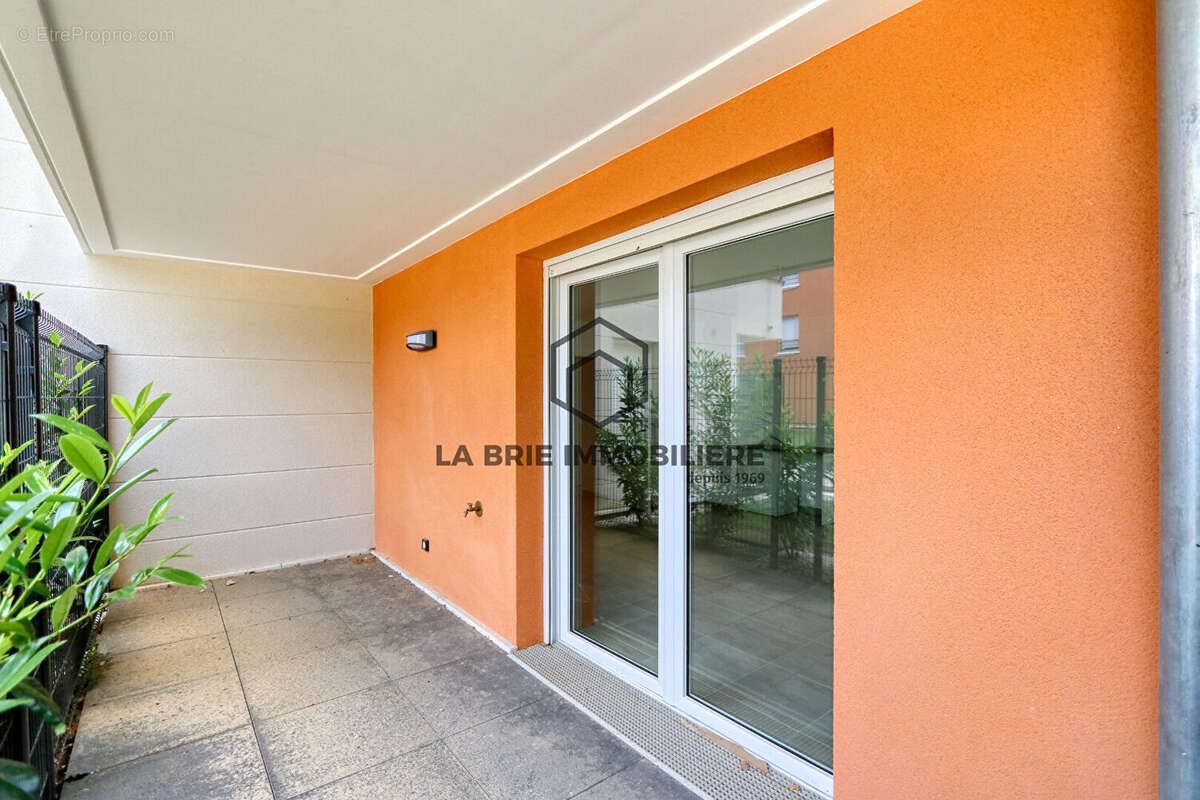 Appartement à EMERAINVILLE