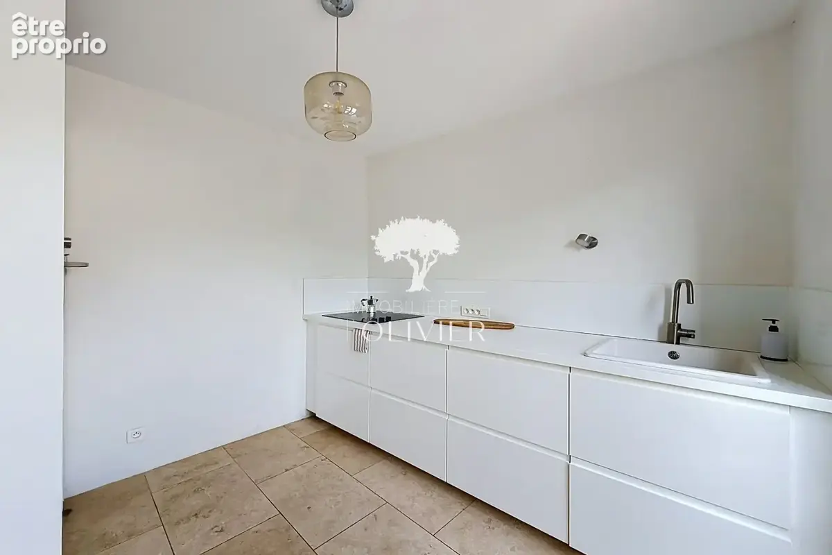 Appartement 3 pièces 72 m² à vendre à Apt (84400) - photo 2
