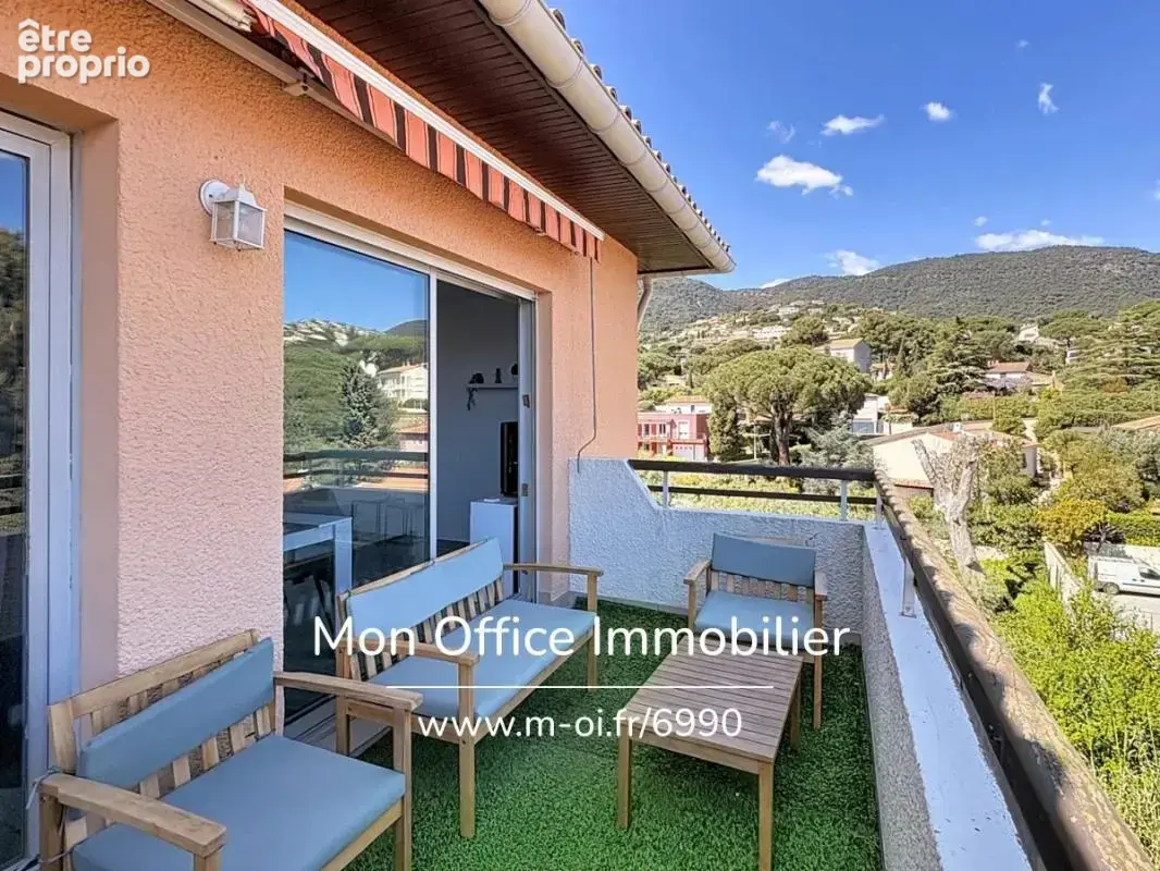 Référence : 6990-les. - studio cabine vue mer rénové à vendre à cavalaire sur mer - photo 12