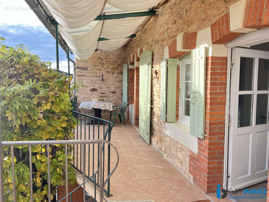 Maison principale (1er) : Terrasse Sud - Maison à REALMONT