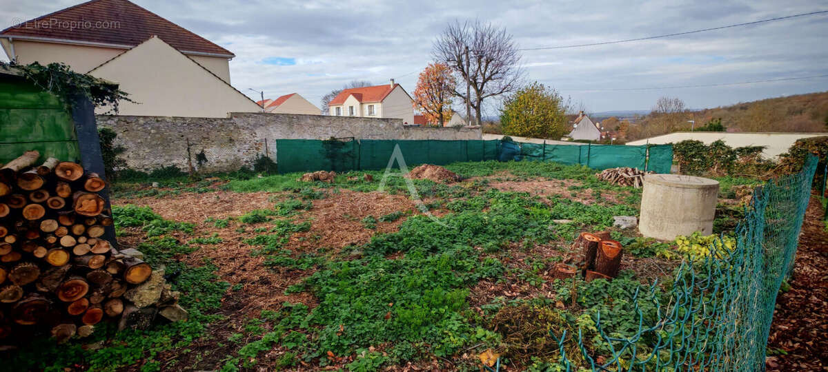 Terrain à QUINCY-VOISINS