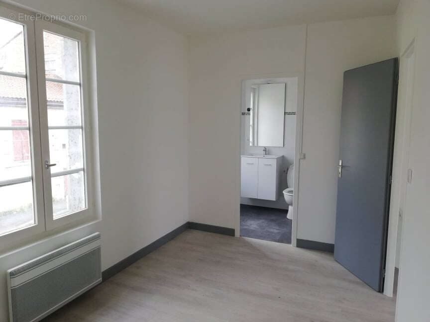 Appartement à GOND-PONTOUVRE