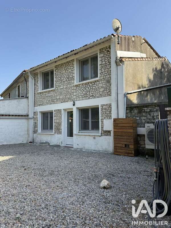 Maison 63 m² à Colombiers  - photo 2