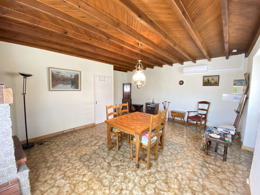 Maison à NESMY