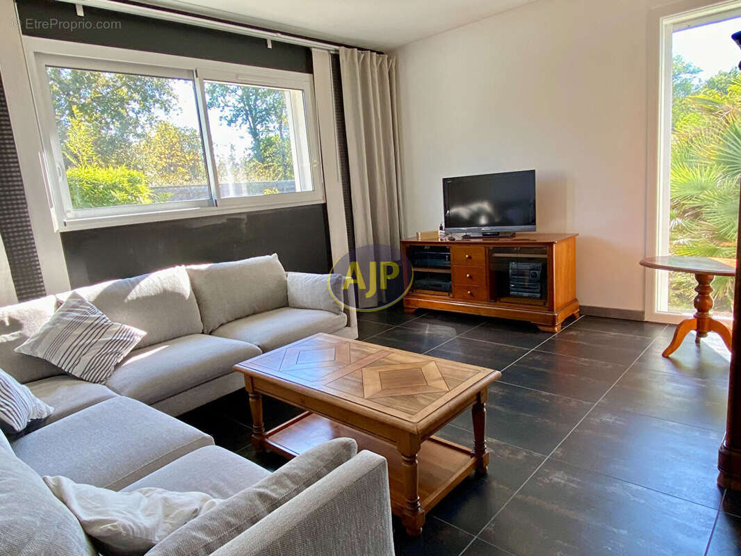 Maison à NAUJAC-SUR-MER