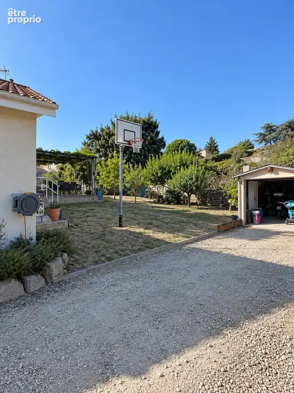 MONTBRISON   Maison familiale avec piscine   Commerces à pied - photo 11