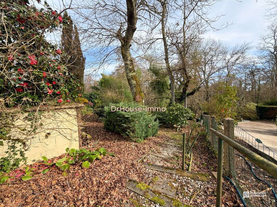 Maison 157 m² à Leognan  - photo 6