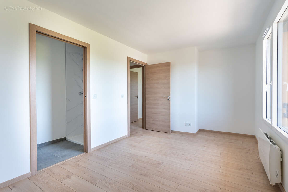 Appartement à POISY