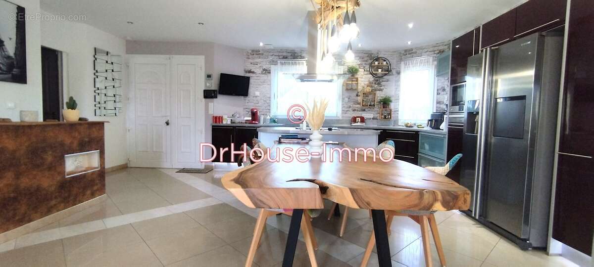 Maison à SAINT-OUEN-DE-THOUBERVILLE