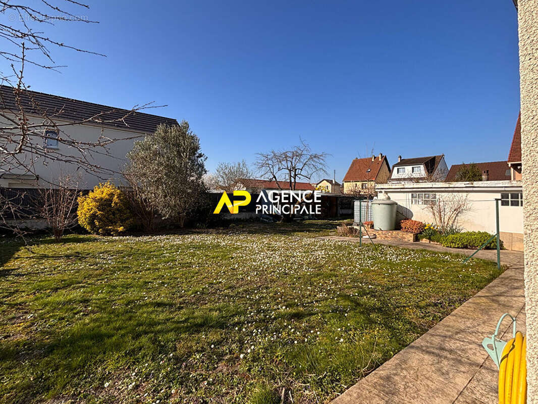 Maison à SARTROUVILLE