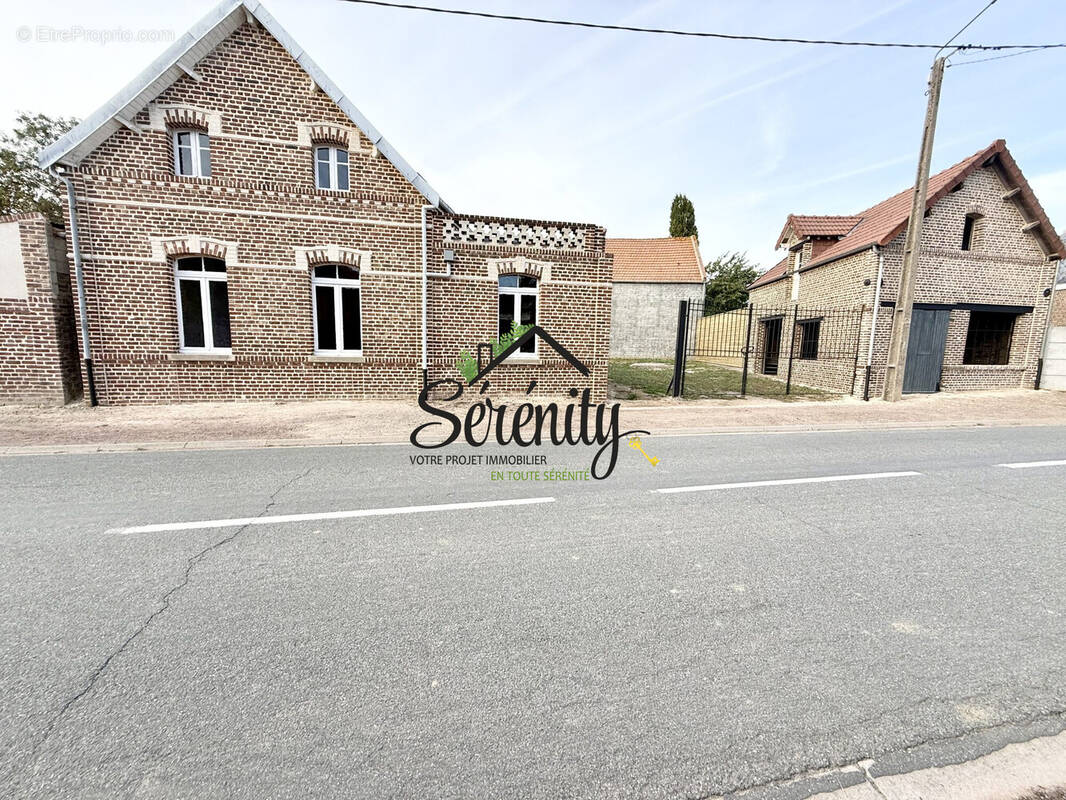 Maison à FLESQUIERES