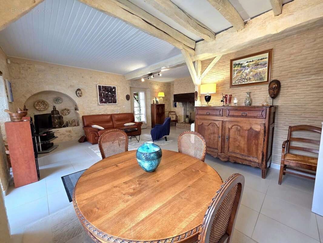 Appartement à RAZAC-DE-SAUSSIGNAC