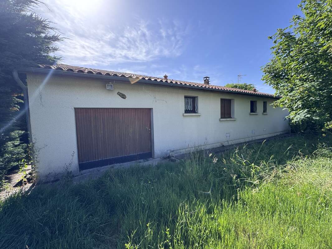Maison à SAINT-CHRISTOPHE-DE-DOUBLE