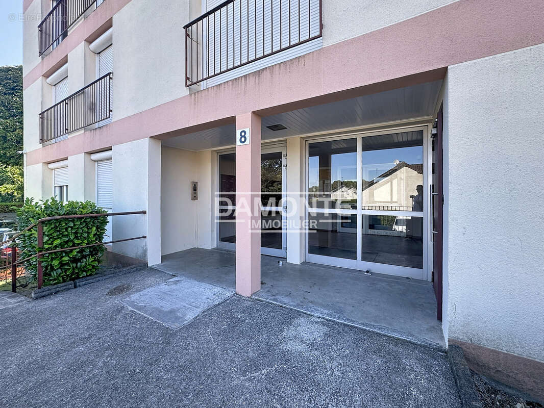 Appartement T2 - LA CHAPELLE ST LUC secteur Ferry-Fouchy - photo 7
