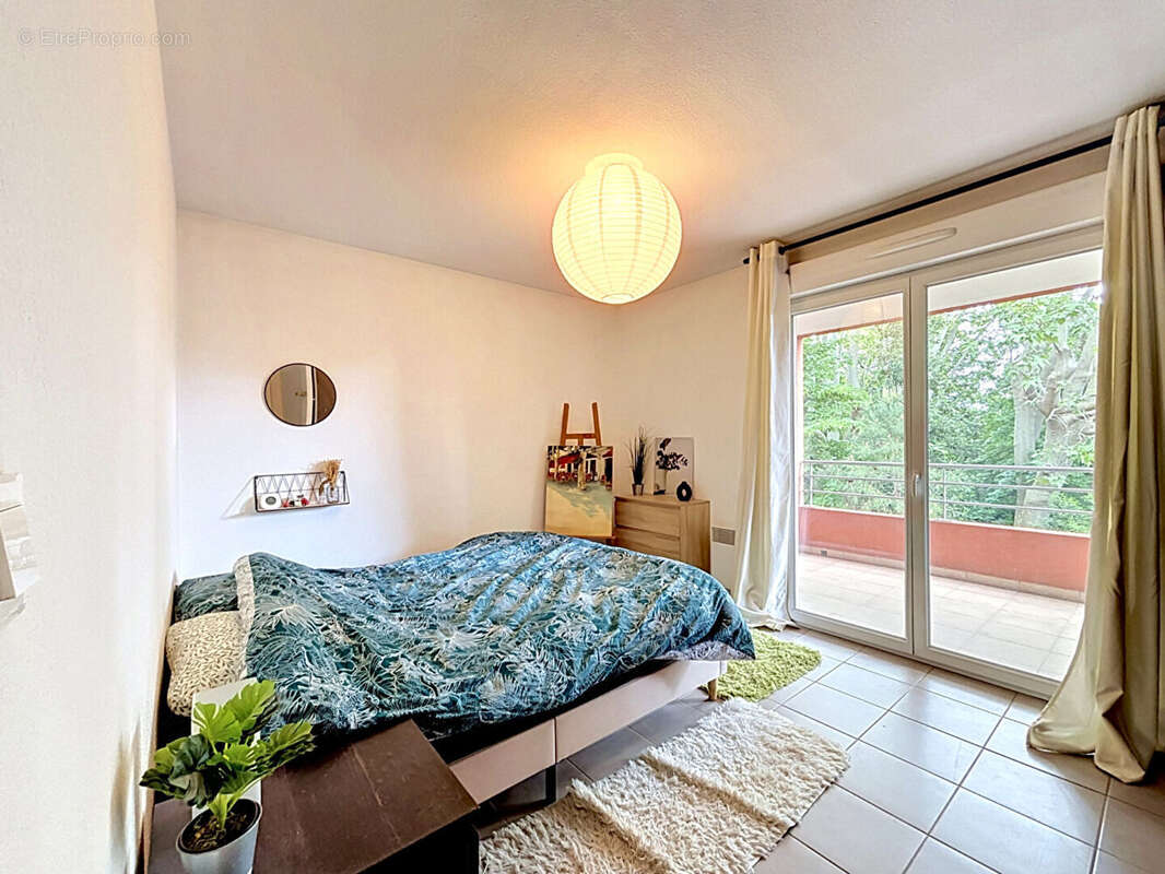 T2 de 54 m² avec grande terrasse - Croix d'argent - photo 5