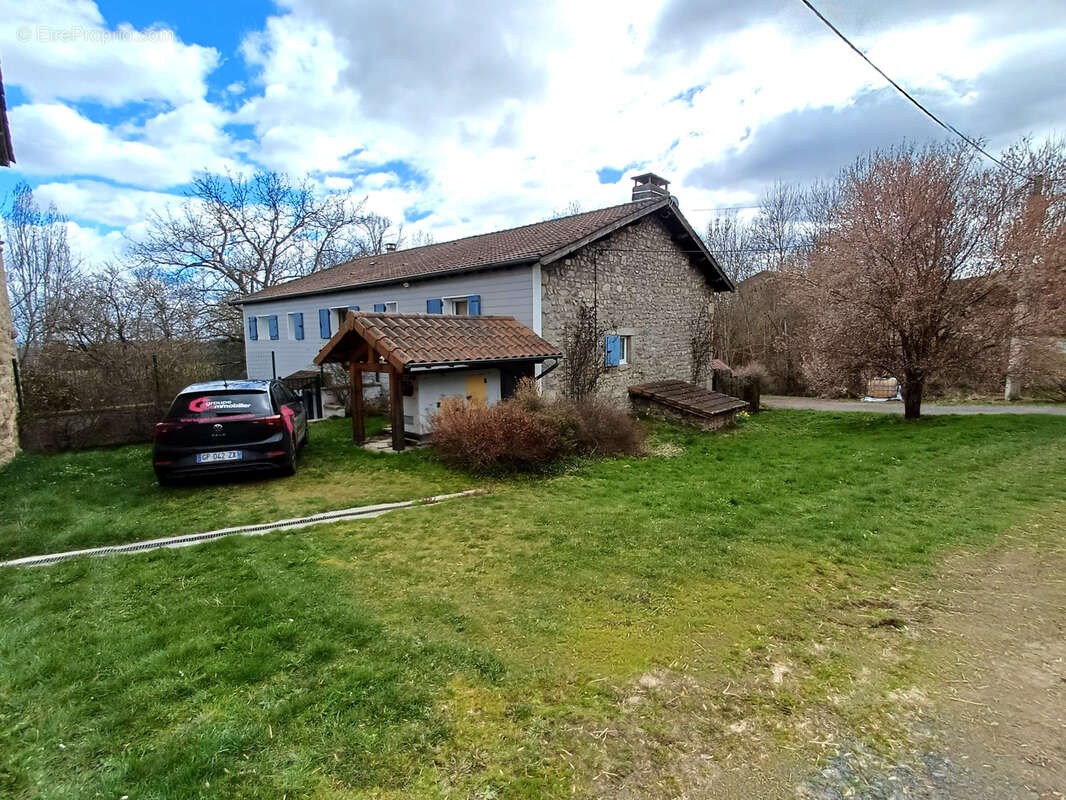 Maison à CRAPONNE-SUR-ARZON