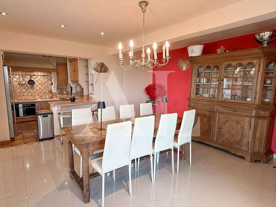 Appartement à VALLAURIS