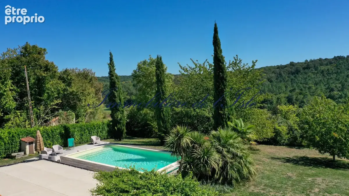 Maison de caractere avec piscine et panorama sur la vallée - photo 3