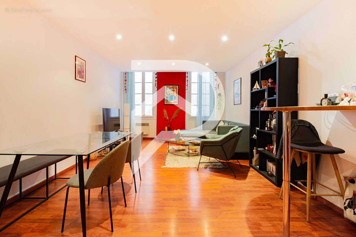 Appartement à MARSEILLE-2E
