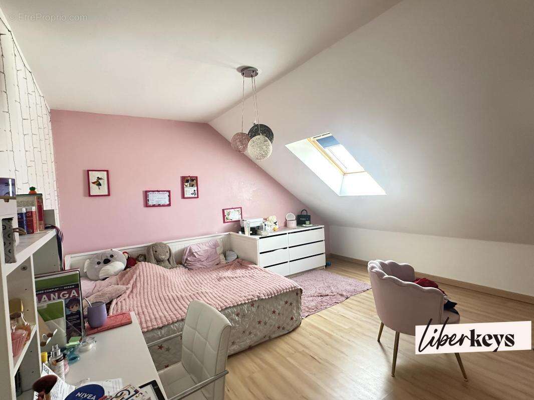 Moussy le vieux - Pavillon indépendant avec belle pièce de vie, au calme - photo 6
