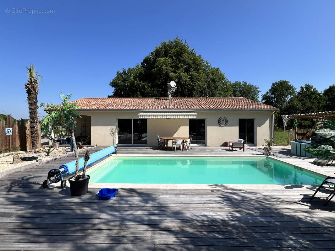 Maison à CHICHE