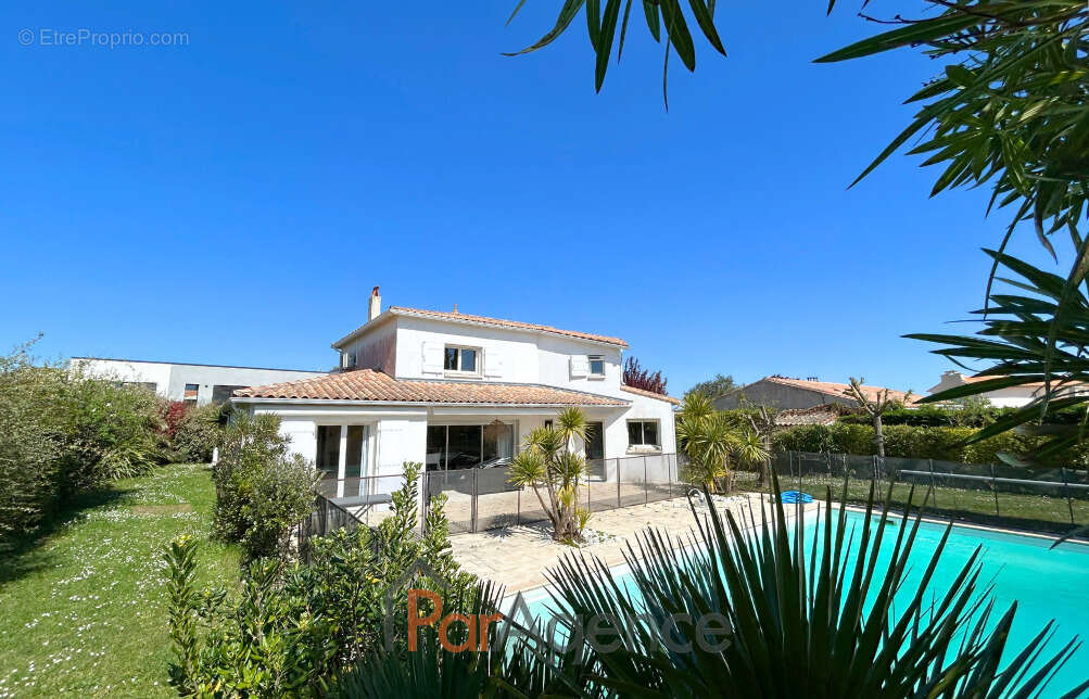 Maison à VAUX-SUR-MER