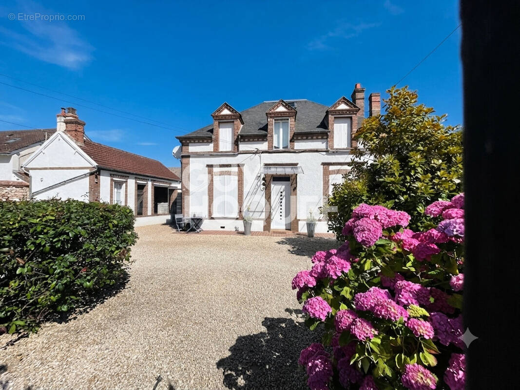 Maison à EZY-SUR-EURE