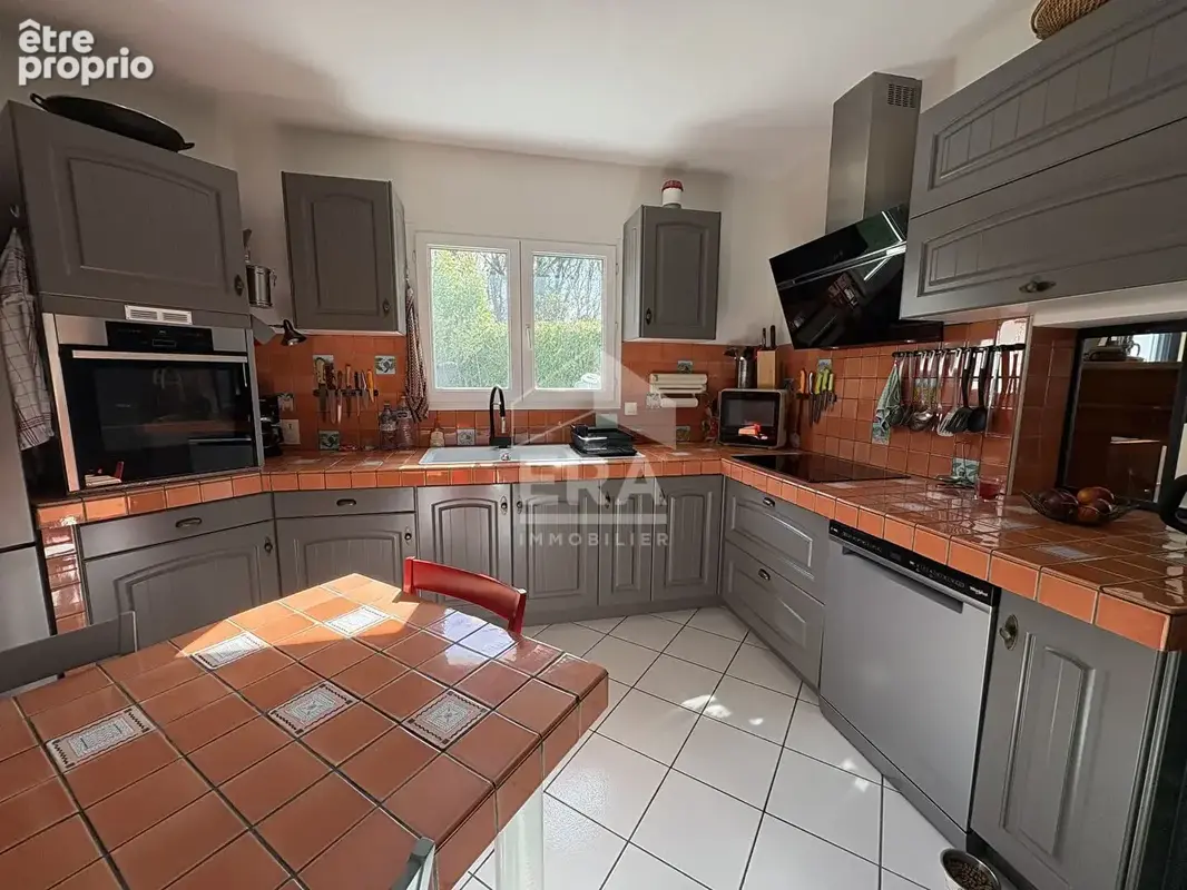 Maison 140m² à saint-georges-des-coteaux - photo 8