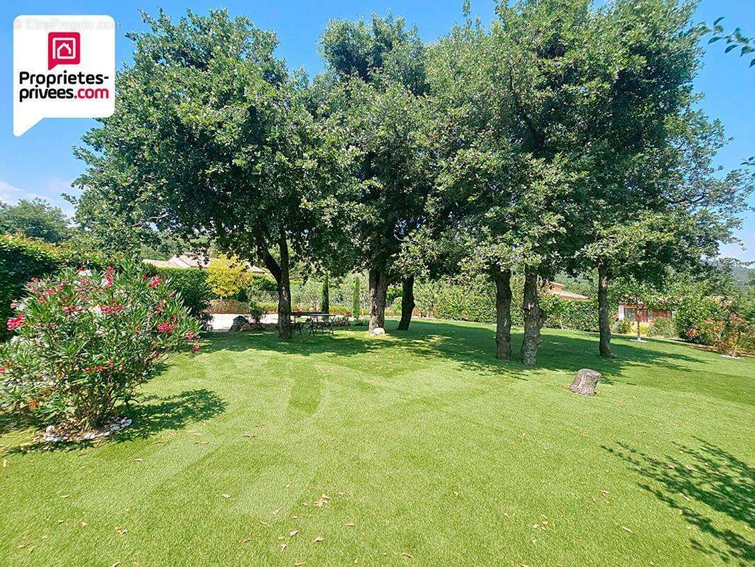 Maison à SAINT-CEZAIRE-SUR-SIAGNE