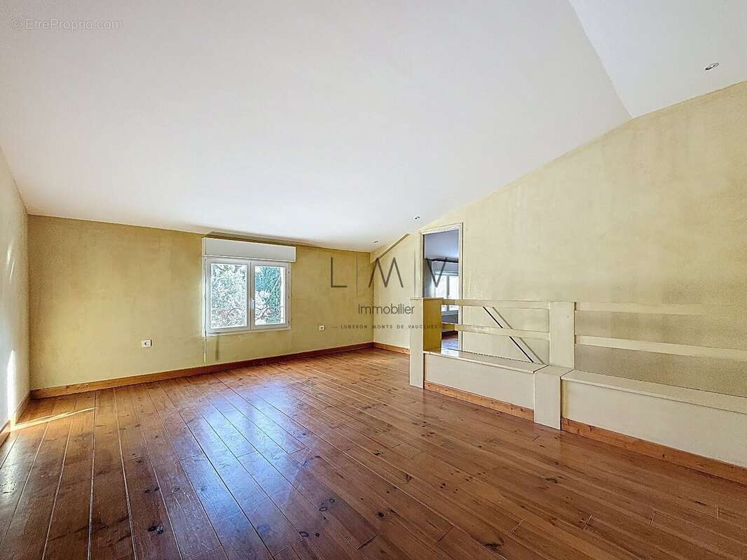 Maison à L&#039;ISLE-SUR-LA-SORGUE