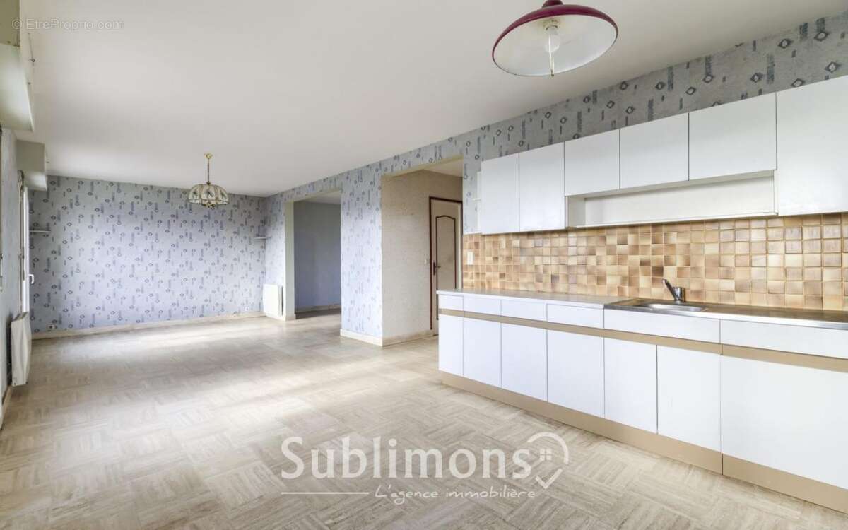 Maison à LOCOAL-MENDON