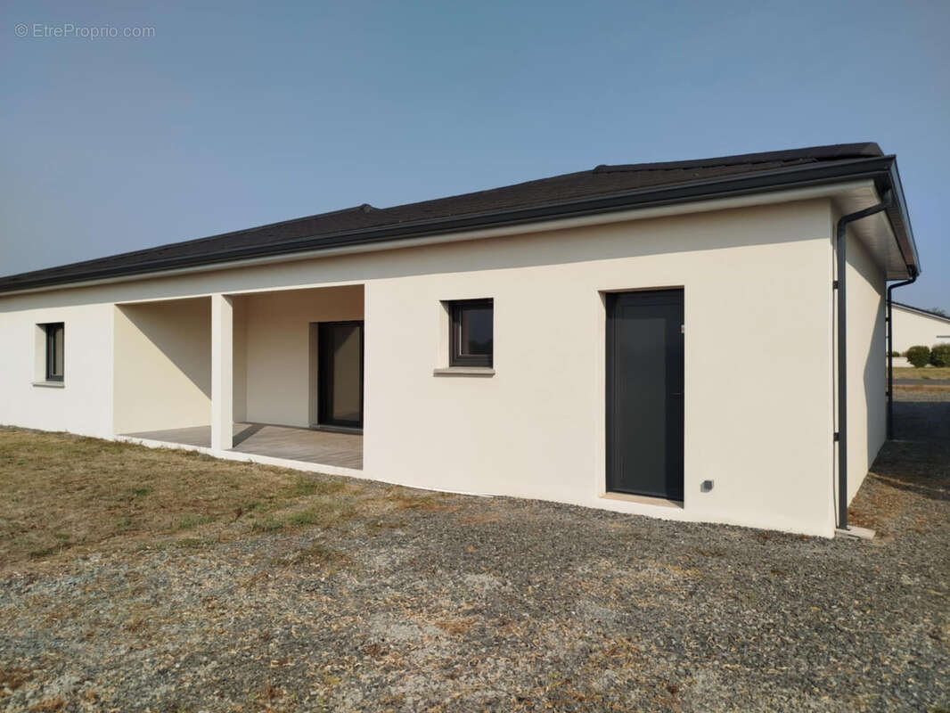 Sortie bellerive, a quelques minutes a pied des commerces, maison de de type 4 - photo 11