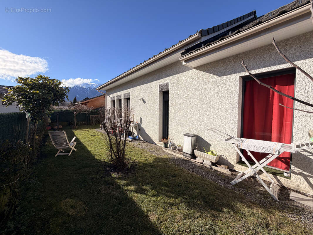 Maison à GILLY-SUR-ISERE