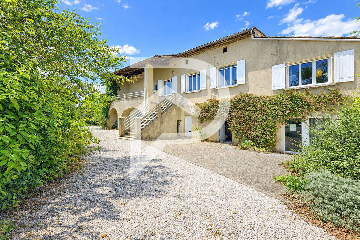 Maison à ALBA-LA-ROMAINE