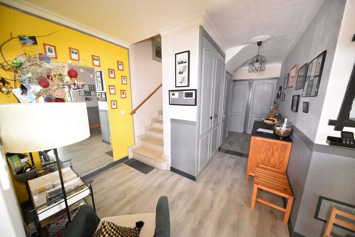 Maison à COUBRON