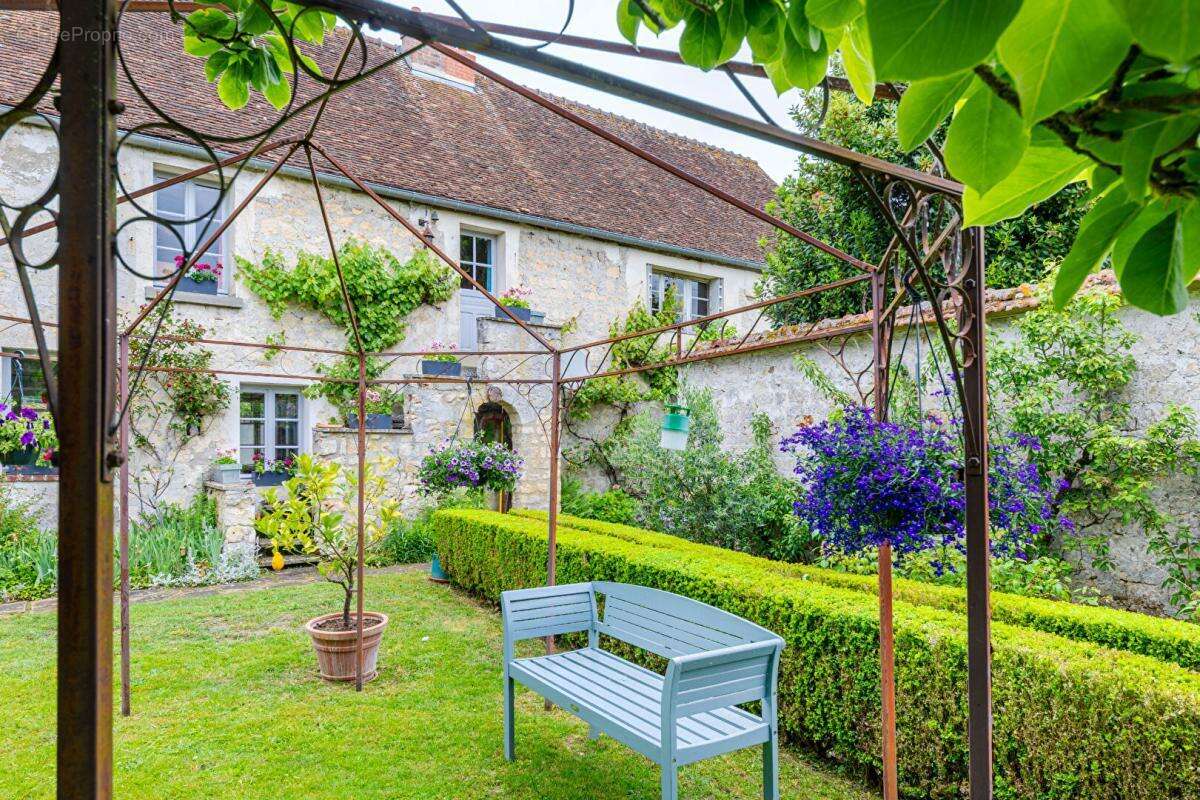 Maison à MARINES