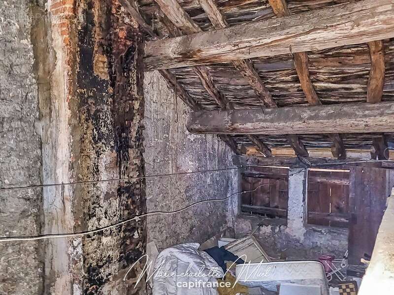 Appartement à PONT-DE-VAUX