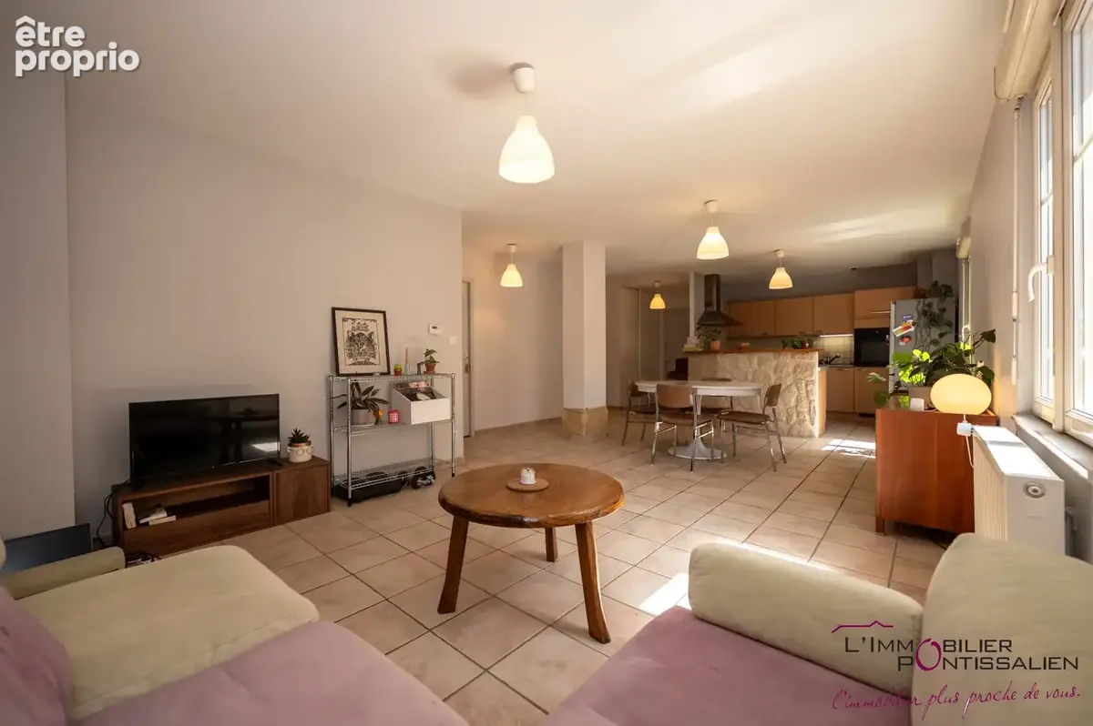 Appartement centre village MOUTHE - photo 5