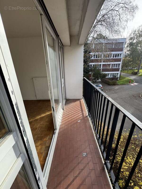 Appartement à LES CLAYES-SOUS-BOIS