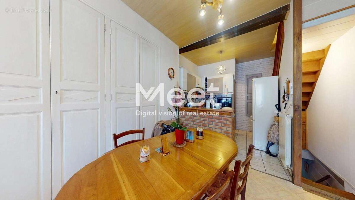 Commerce à VILLENEUVE-SUR-YONNE