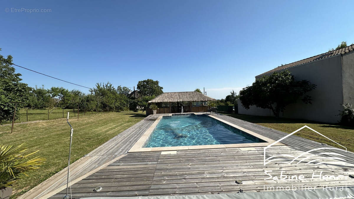 Maison à MIRANDOL-BOURGNOUNAC