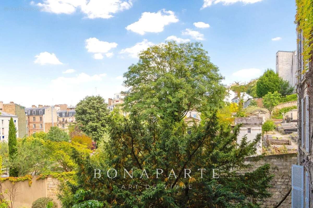 Appartement à PARIS-18E