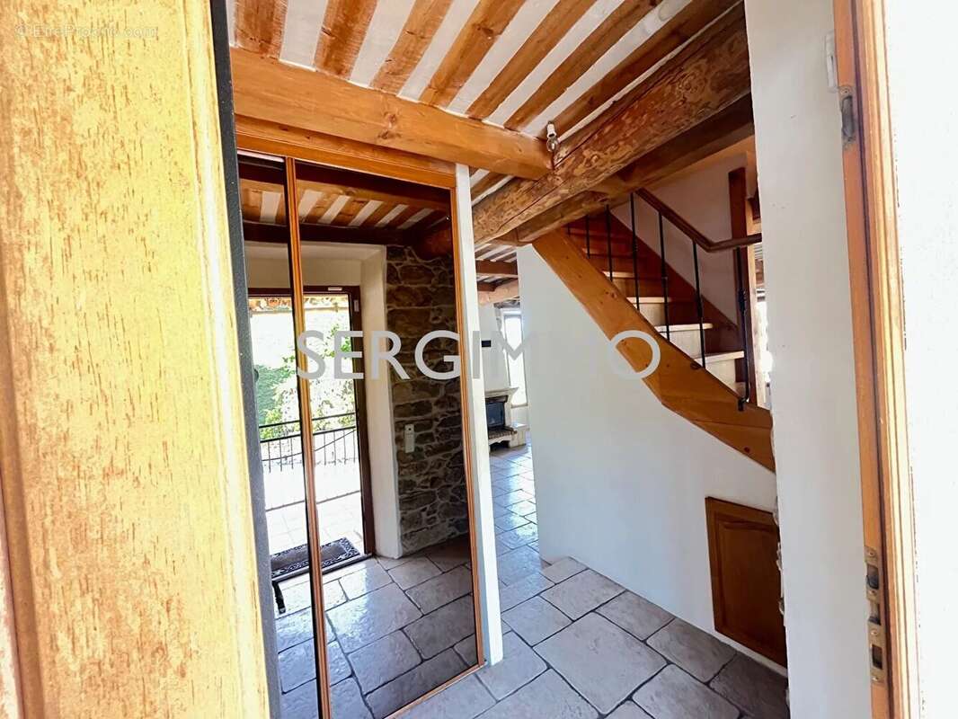 Appartement à FAYENCE