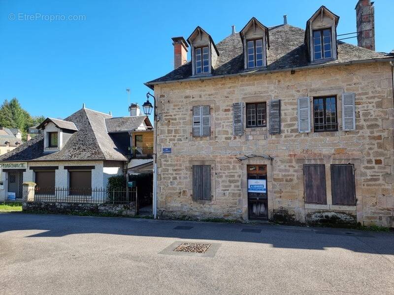 Appartement à CORREZE