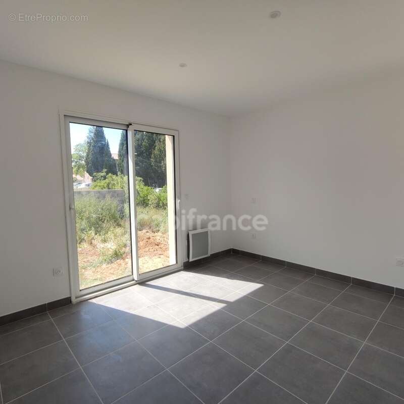 Maison à CRUZY