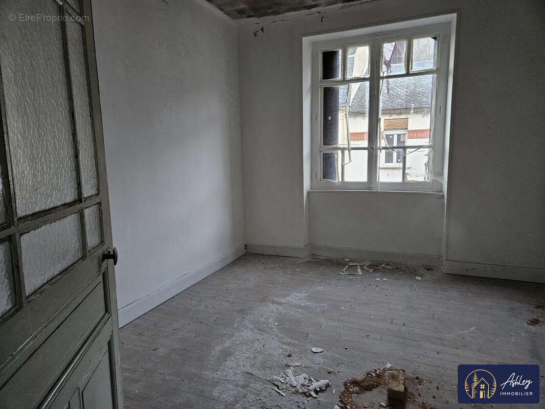 Maison 186 m² à Bort-Les-Orgues  - photo 2
