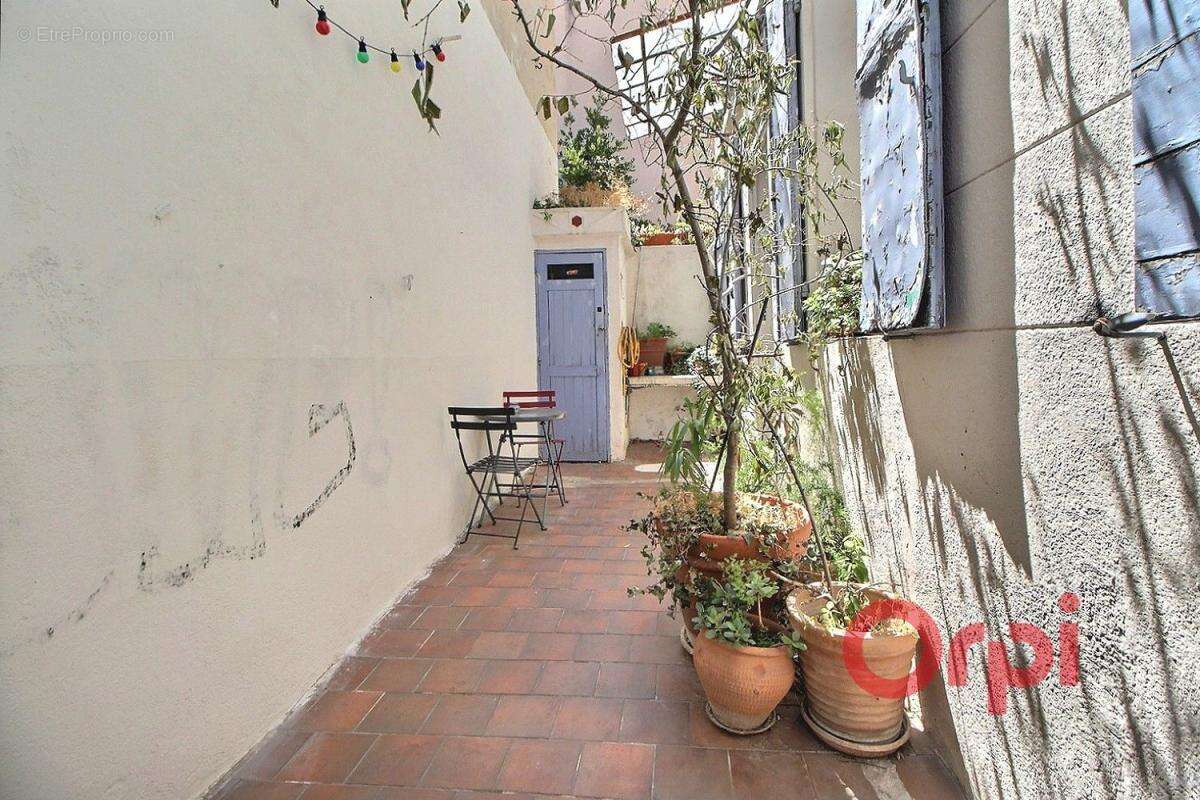 maison de ville avec cour - Marseille 13007 - photo 2