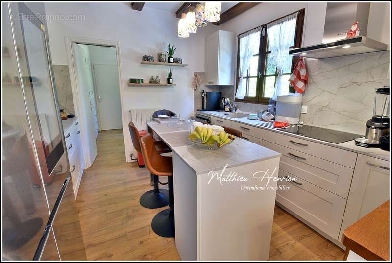 Majestueuse maison 6 chambres, 3 salles de bains/douche, 3 WC, bureau, garage, DPE C ! - photo 26